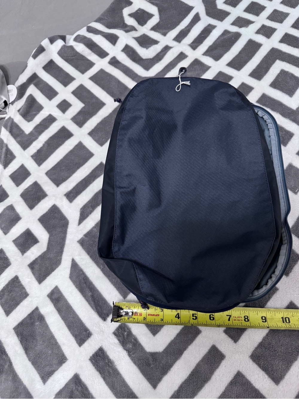 Patagonia Dark Navy Men’s Streamlined Backpack - Picture 9 of 13